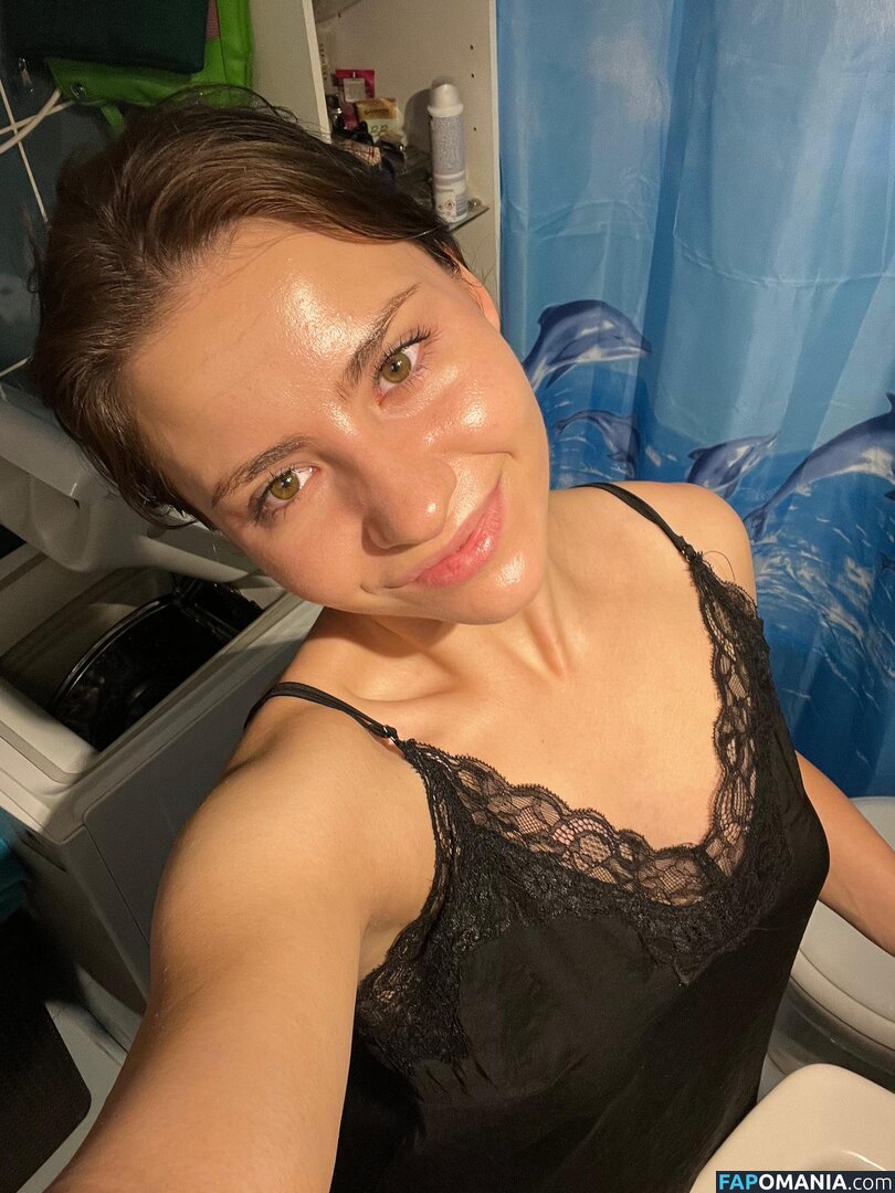 Evermoist Nud OnlyFans  Fotografie scursă #13