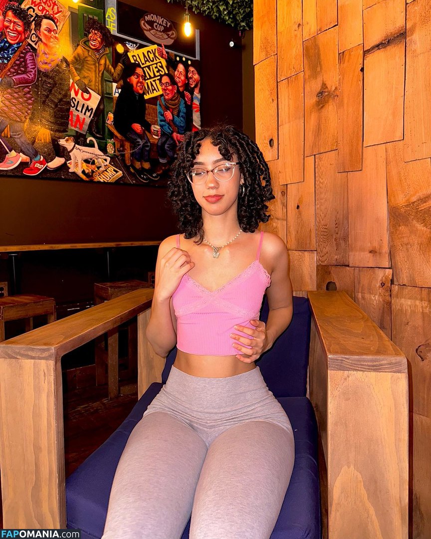 eliana / ewmxt / lalayravo / woahnatty Nud OnlyFans  Fotografie scursă #25