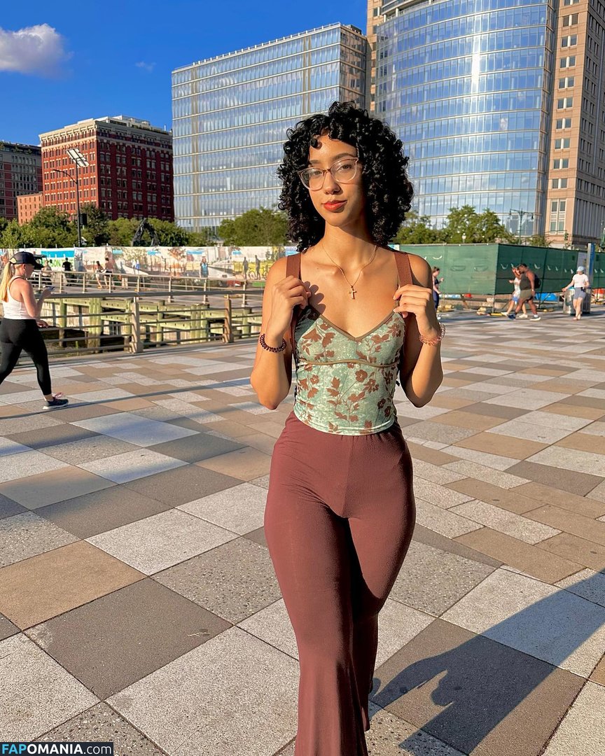 eliana / ewmxt / lalayravo / woahnatty Nud OnlyFans  Fotografie scursă #33