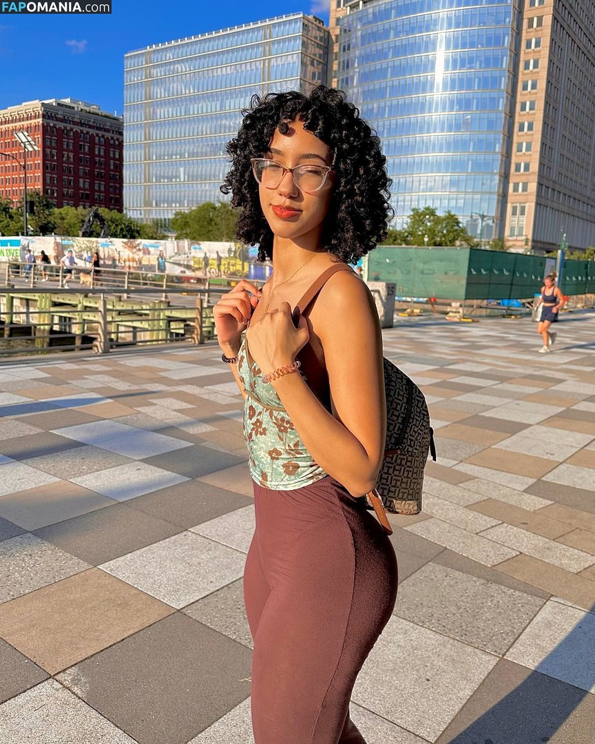 eliana / ewmxt / lalayravo / woahnatty Nud OnlyFans  Fotografie scursă #34