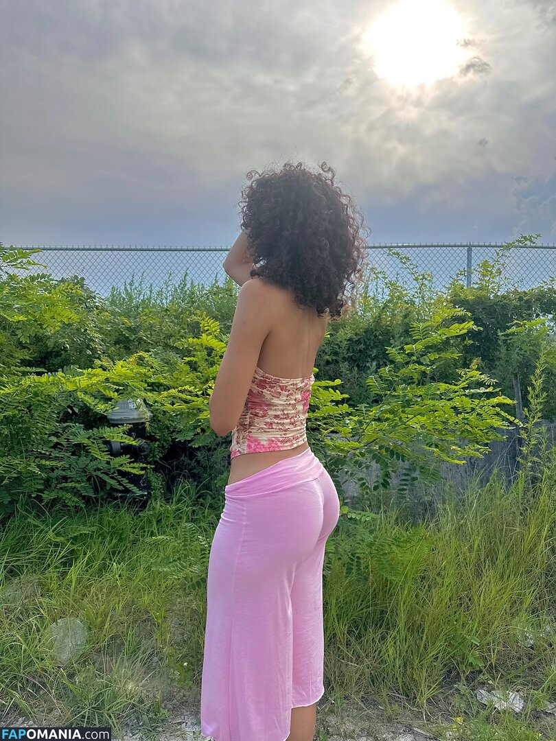 eliana / ewmxt / lalayravo / woahnatty Nud OnlyFans  Fotografie scursă #61