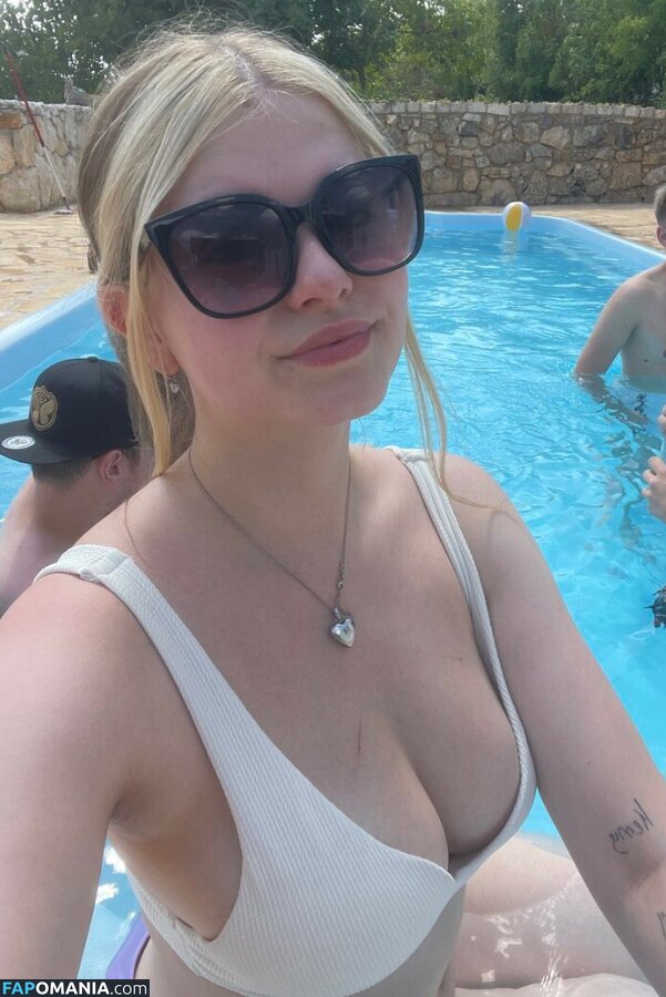 Fenelia / feneliactx / ffenna Nud OnlyFans  Fotografie scursă #1