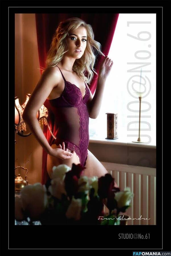 Fern Alexandra Nud OnlyFans  Fotografie scursă #20