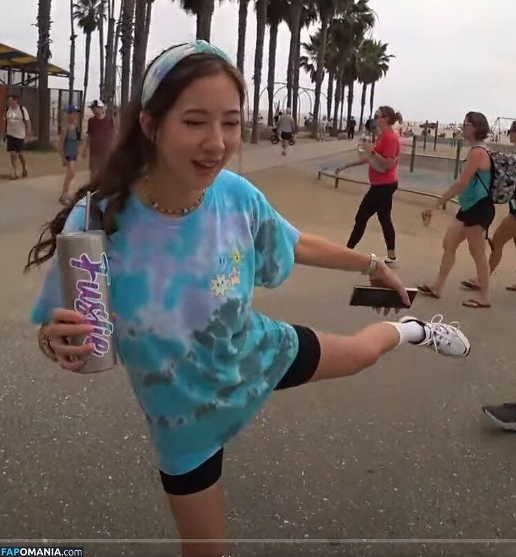 Fuslie / Leslie Nud OnlyFans  Fotografie scursă #86