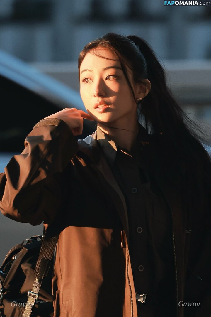 Gawon / Lee Ga-won / MEOVV_GAWON / gawon_moevv / https: / 이가원 MEOVV Nud OnlyFans  Fotografie scursă #5