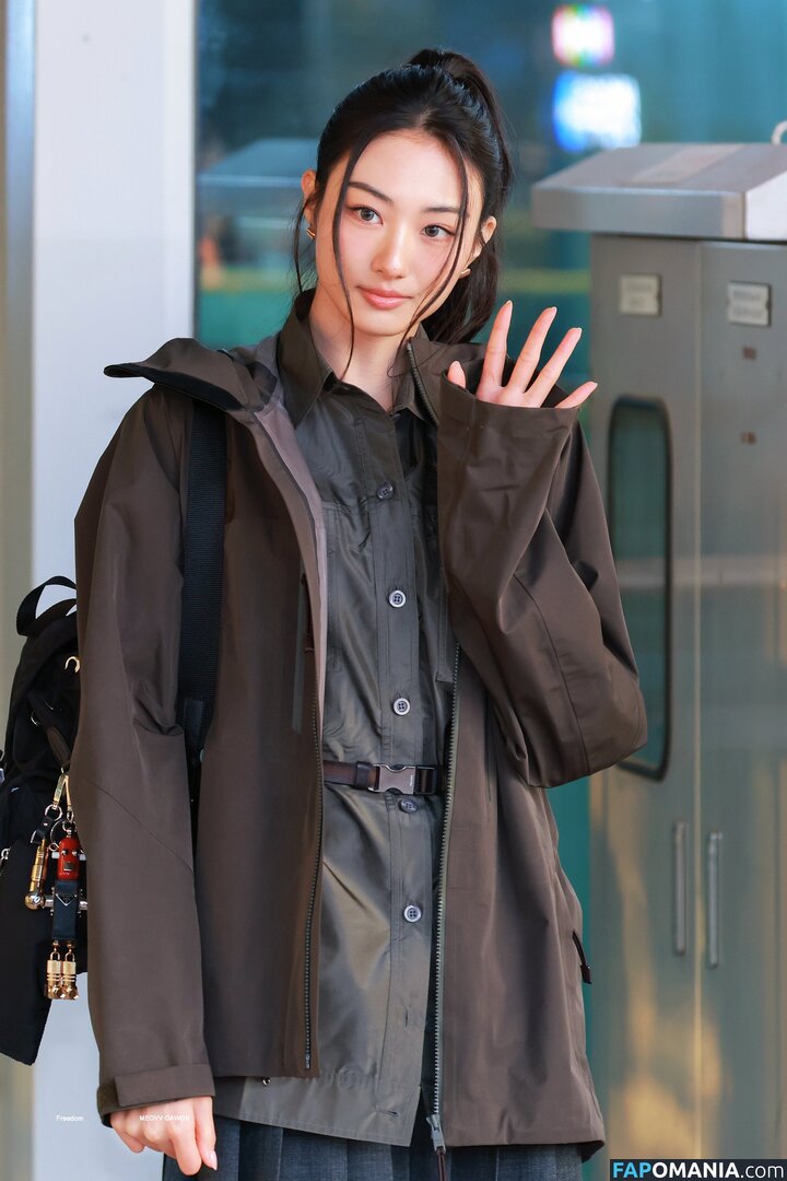 Gawon / Lee Ga-won / MEOVV_GAWON / gawon_moevv / https: / 이가원 MEOVV Nud OnlyFans  Fotografie scursă #11