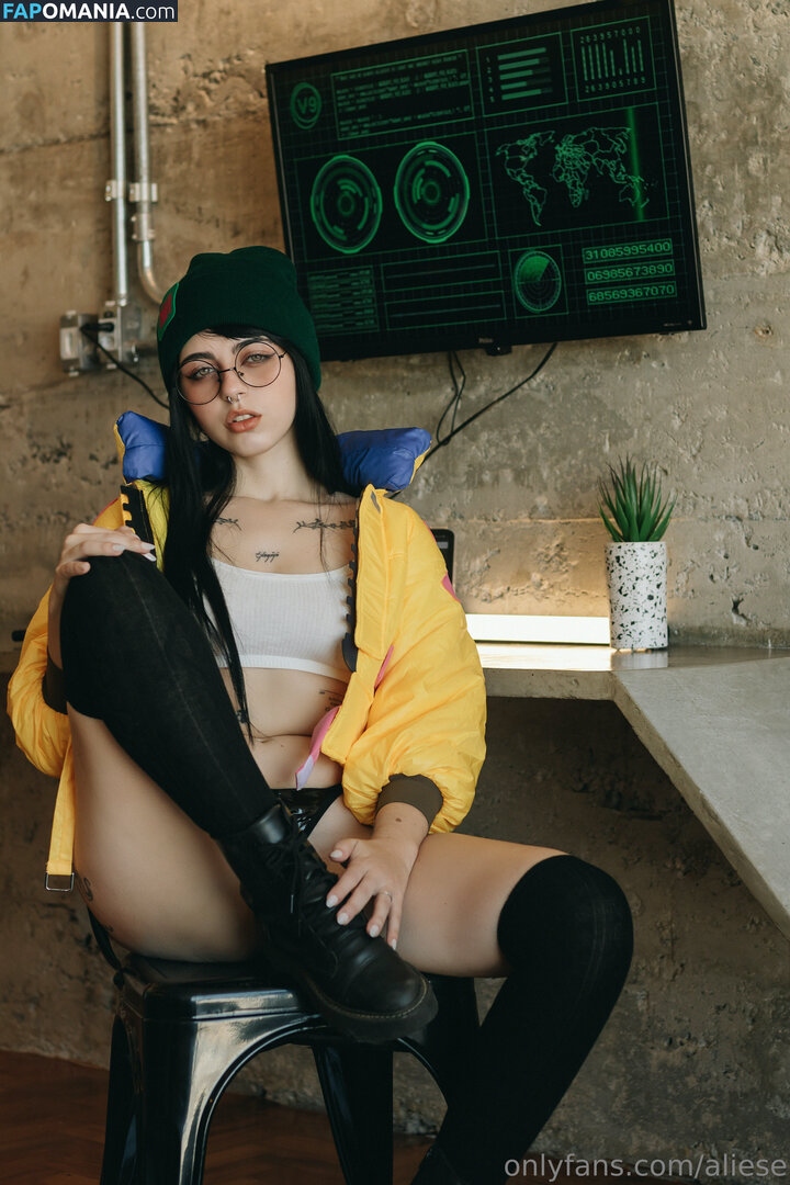 Girls In Combat And Platform Boots Nud OnlyFans  Fotografie scursă #39