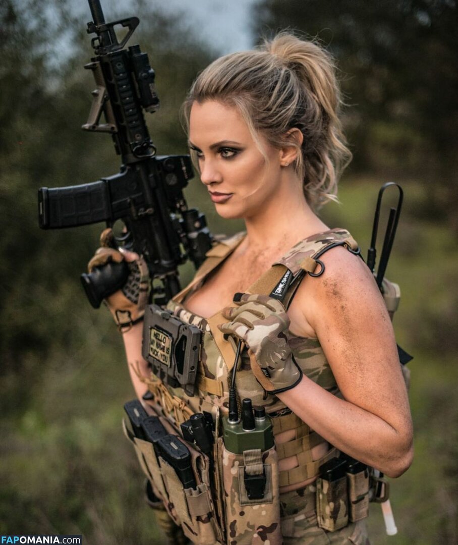 Firearms / Girls With Guns / mia.nicole.23 / wifi_diaries Nud OnlyFans  Fotografie scursă #200