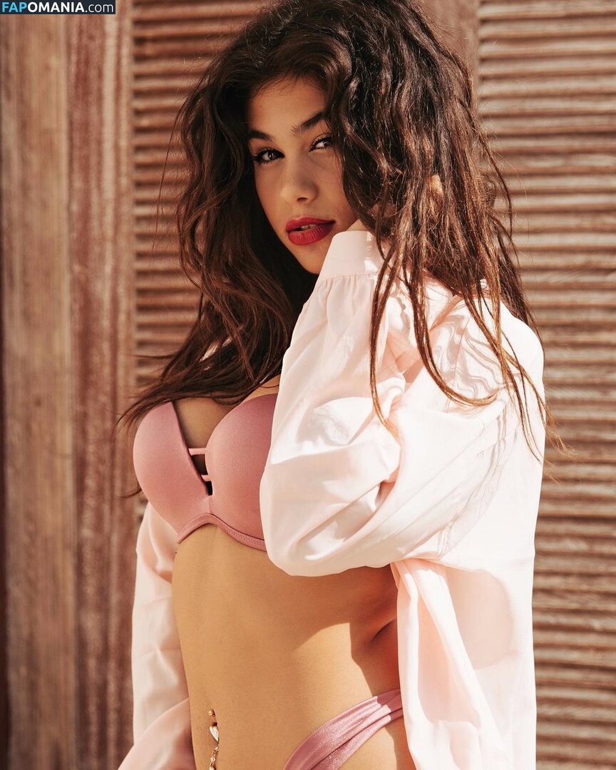 Giulia Sara Nud OnlyFans  Fotografie scursă #2