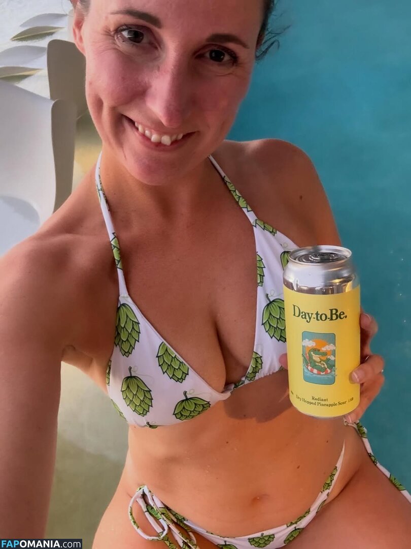 globalcraftbeergirl Nud OnlyFans  Fotografie scursă #1