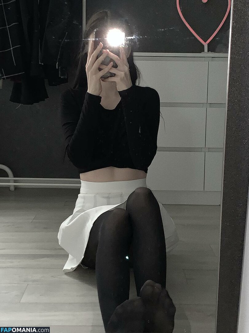 868833525 / grystnaya____ / grystnayaanya / matreshkaa / грустная аня Nud OnlyFans  Fotografie scursă #1