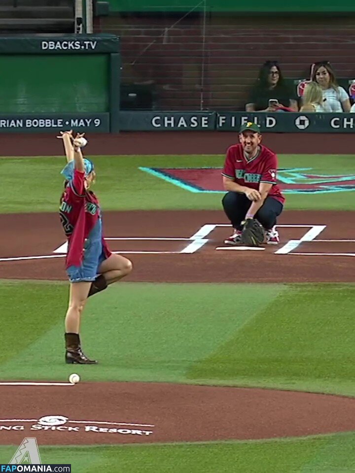 Haley Lu Richardson / haleyluhoo Nud OnlyFans  Fotografie scursă #212