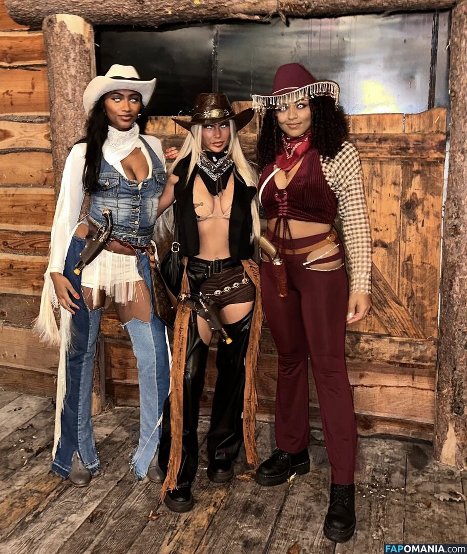 Halloween Sluts Nud OnlyFans  Fotografie scursă #5