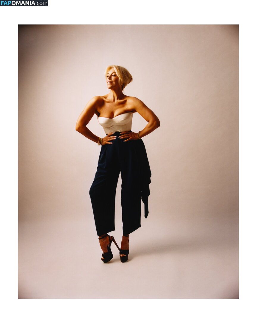 Hannah Waddingham / hannah_waddingham Nud OnlyFans  Fotografie scursă #10