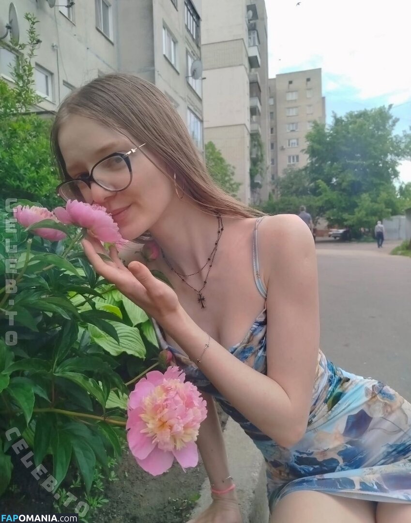 elen.meln / helen_meln777 / melena17_ElenMeln Nud OnlyFans  Fotografie scursă #5