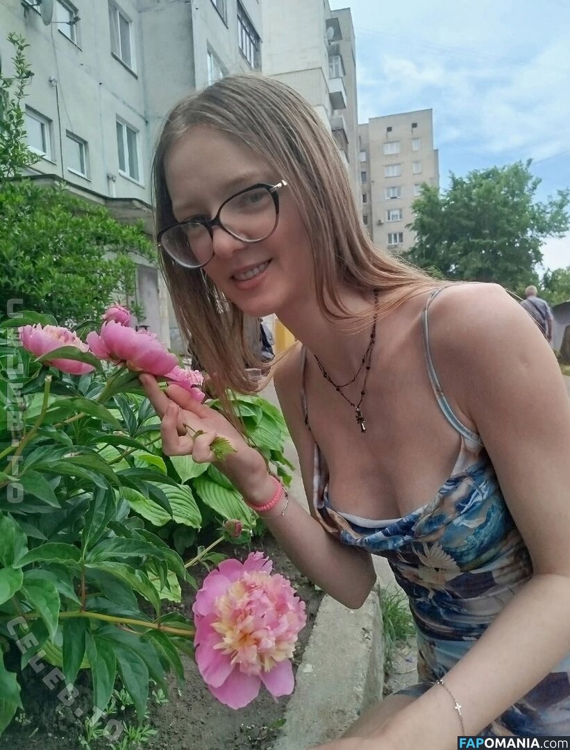 elen.meln / helen_meln777 / melena17_ElenMeln Nud OnlyFans  Fotografie scursă #6
