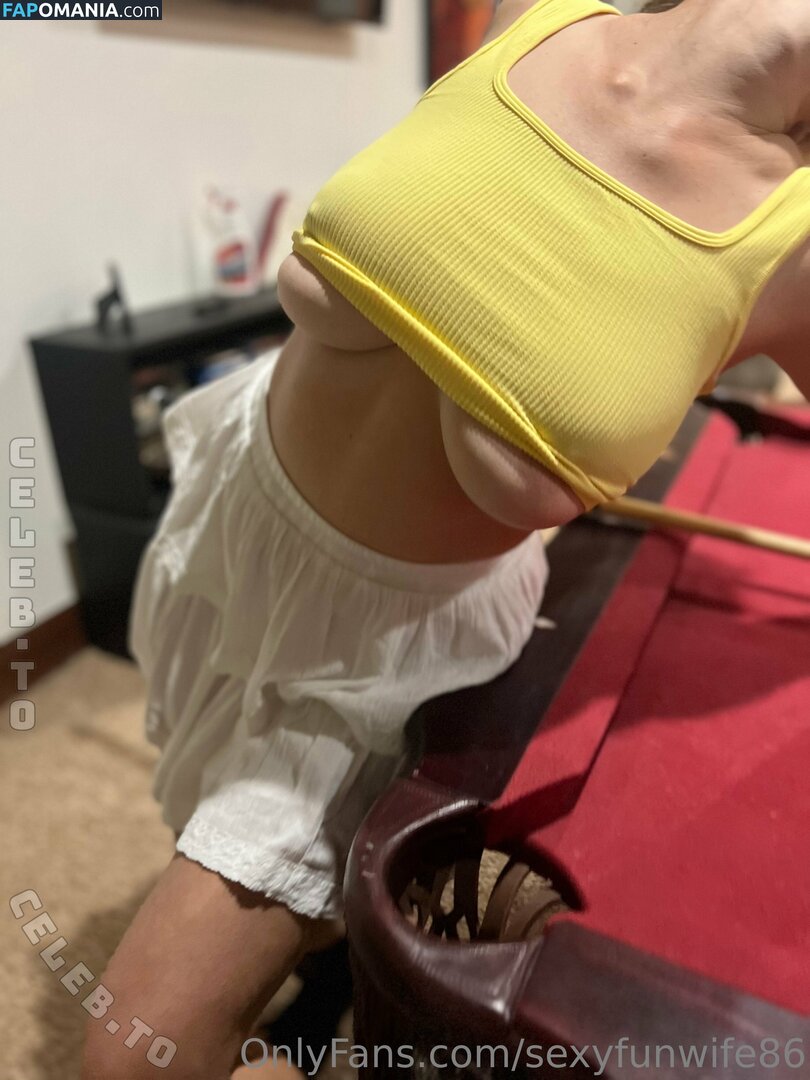HotYogaWife / blondewife83 / https: Nud OnlyFans  Fotografie scursă #1