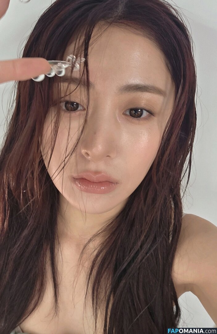 Huh Yunjin 허윤진 / LESSERAFIM / jenaissante Nud OnlyFans  Fotografie scursă #7