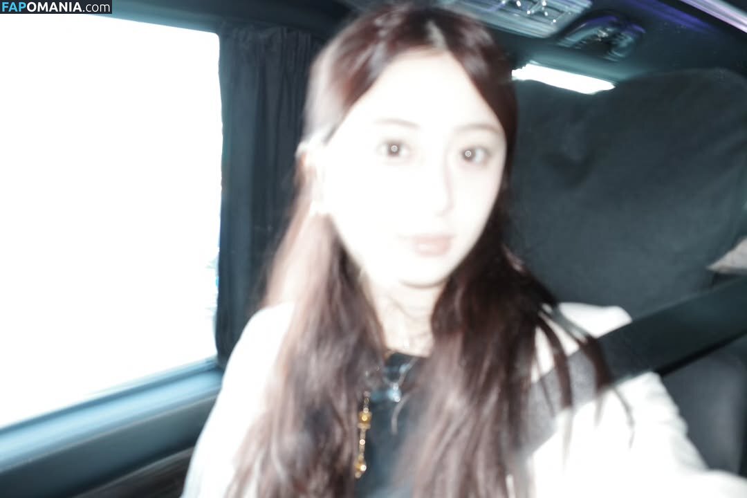 Huh Yunjin 허윤진 / LESSERAFIM / yunjin_lesserafims Nud OnlyFans  Fotografie scursă #11