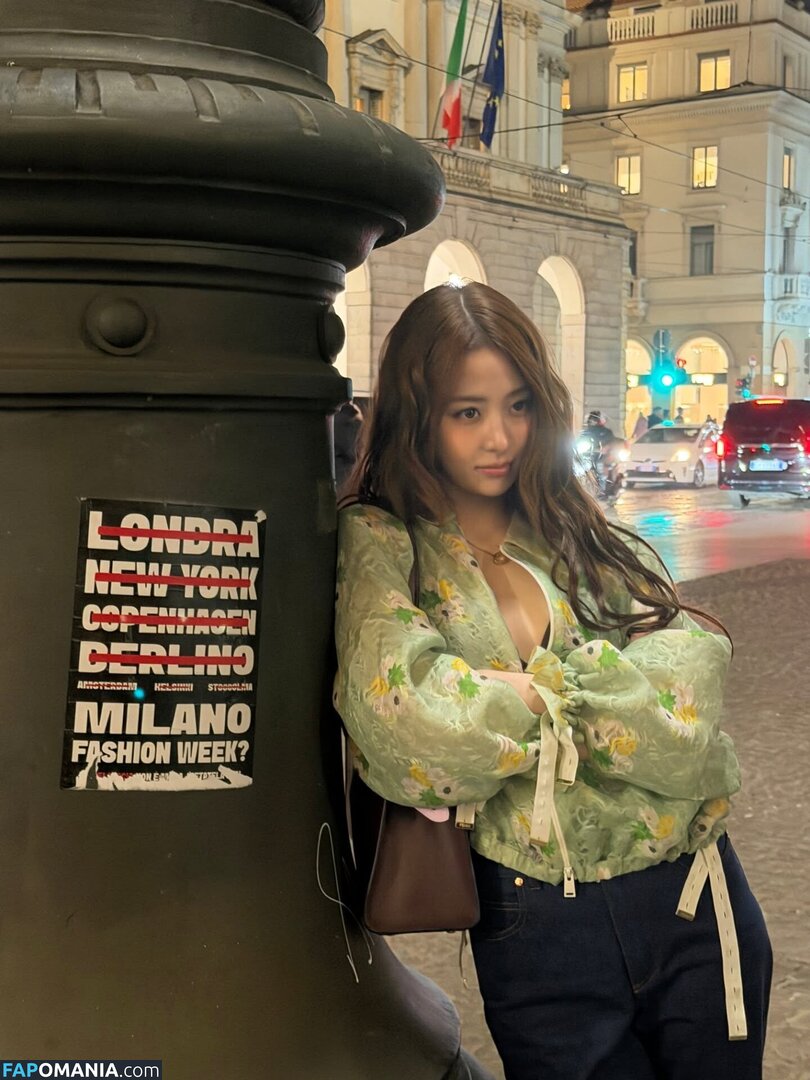 Huh Yunjin 허윤진 / LESSERAFIM / yunjin_lesserafims Nud OnlyFans  Fotografie scursă #23