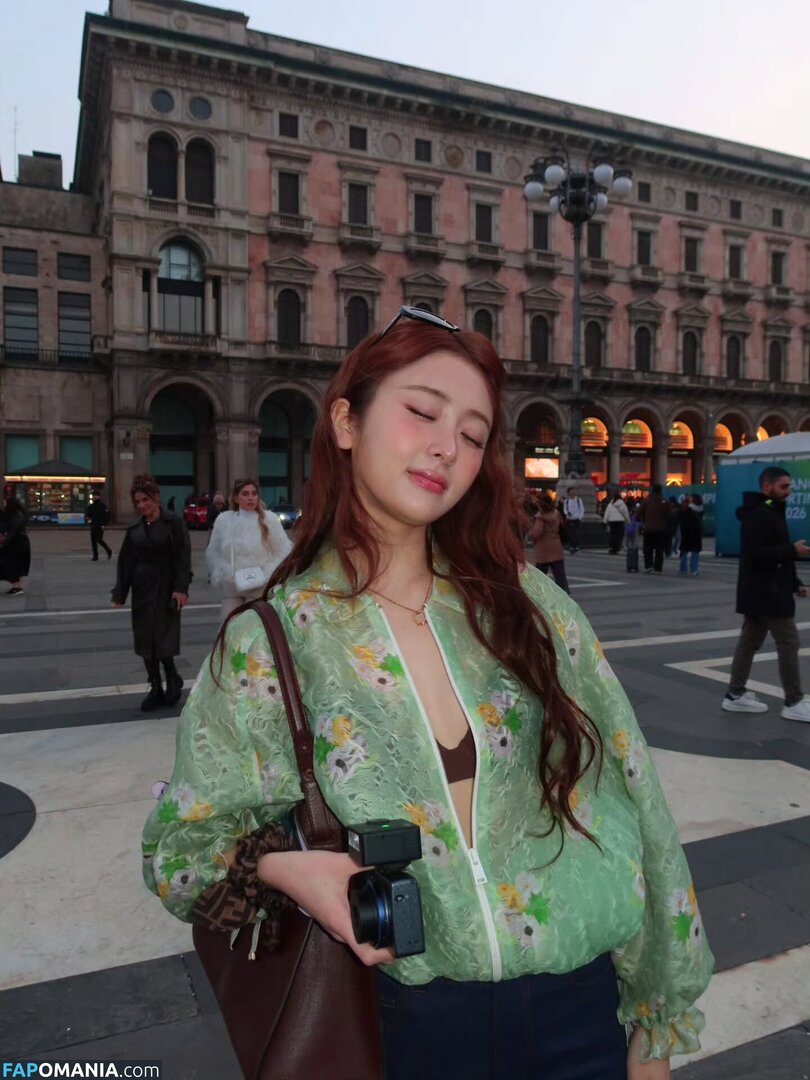 Huh Yunjin 허윤진 / LESSERAFIM / yunjin_lesserafims Nud OnlyFans  Fotografie scursă #28
