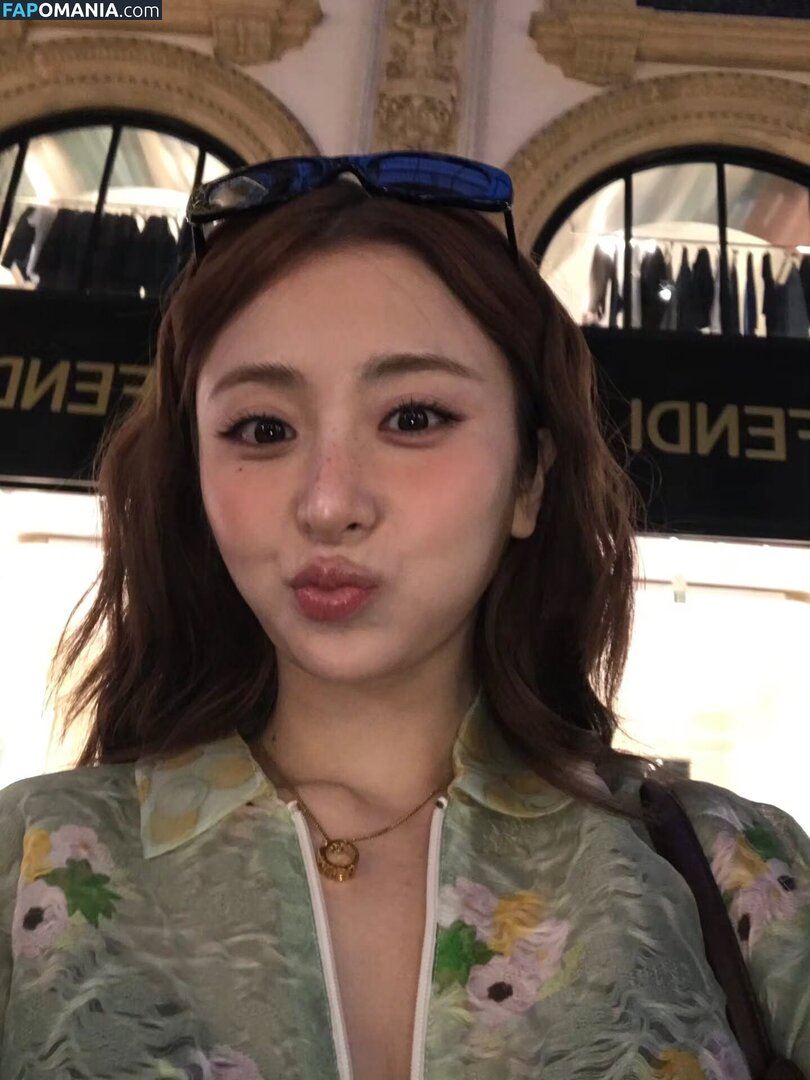 Huh Yunjin 허윤진 / LESSERAFIM / yunjin_lesserafims Nud OnlyFans  Fotografie scursă #31