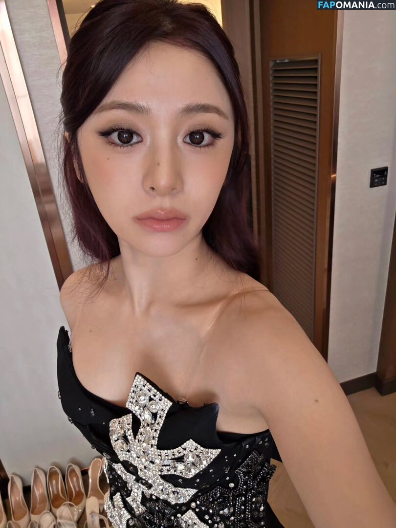 Huh Yunjin 허윤진 / LESSERAFIM / yunjin_lesserafims Nud OnlyFans  Fotografie scursă #36