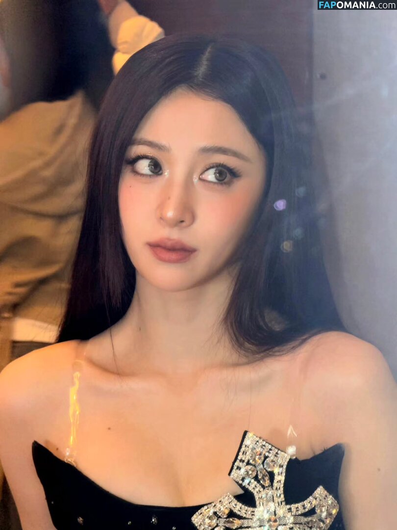 Huh Yunjin 허윤진 / LESSERAFIM / yunjin_lesserafims Nud OnlyFans  Fotografie scursă #41