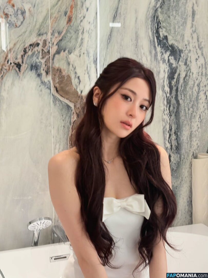 Huh Yunjin 허윤진 / LESSERAFIM / yunjin_lesserafims Nud OnlyFans  Fotografie scursă #42