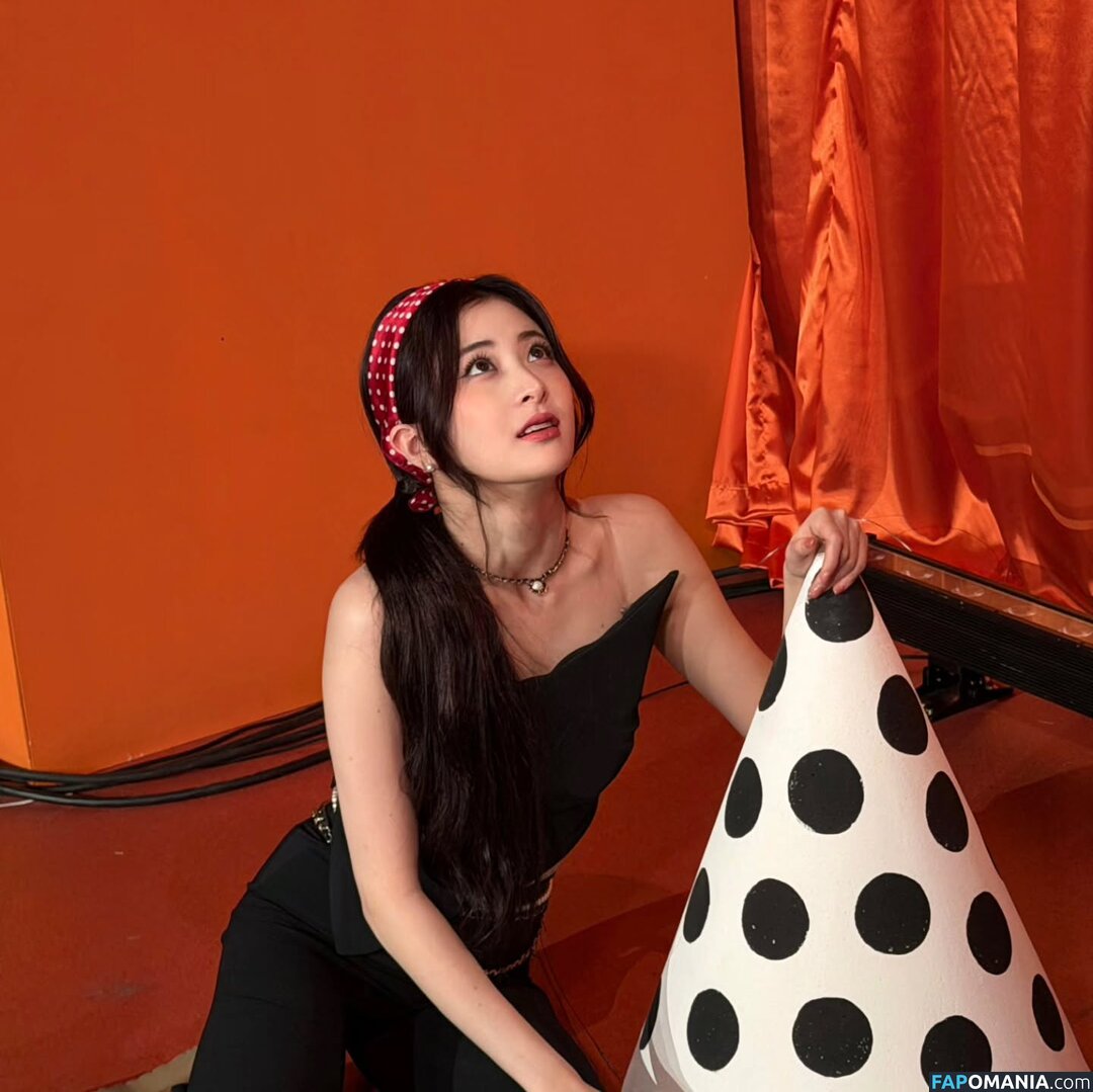 Huh Yunjin 허윤진 / LESSERAFIM / yunjin_lesserafims Nud OnlyFans  Fotografie scursă #43
