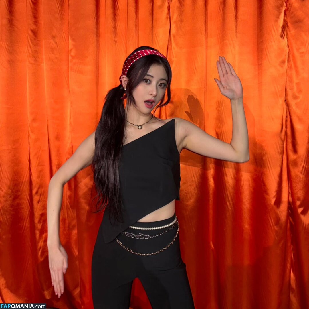 Huh Yunjin 허윤진 / LESSERAFIM / yunjin_lesserafims Nud OnlyFans  Fotografie scursă #44
