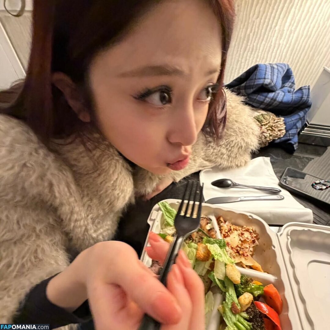 Huh Yunjin 허윤진 / LESSERAFIM / yunjin_lesserafims Nud OnlyFans  Fotografie scursă #49