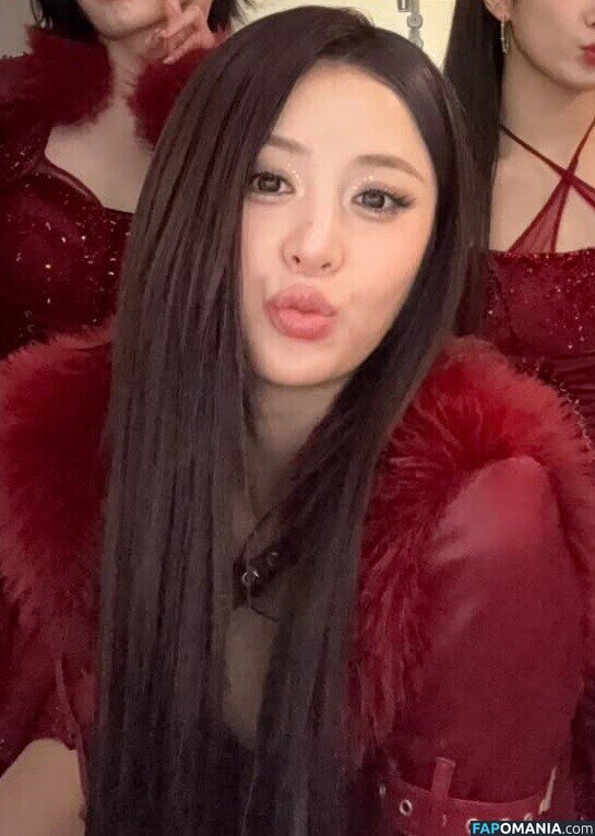 Huh Yunjin 허윤진 / LESSERAFIM / yunjin_lesserafims Nud OnlyFans  Fotografie scursă #52