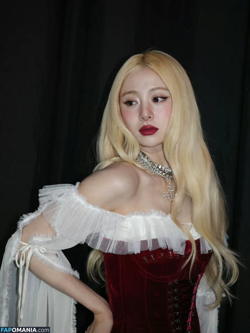 Huh Yunjin 허윤진 / LESSERAFIM / jenaissante Nud OnlyFans  Fotografie scursă #53
