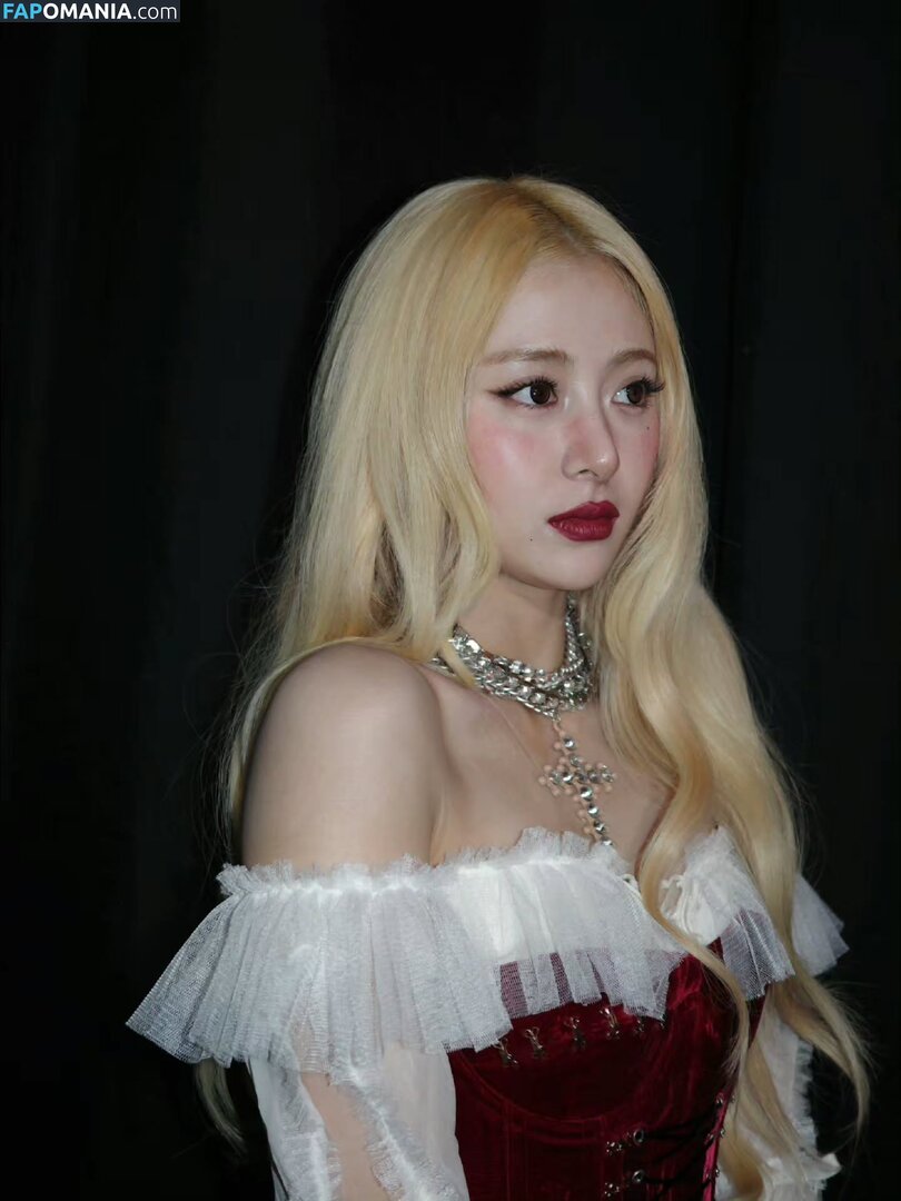 Huh Yunjin 허윤진 / LESSERAFIM / jenaissante Nud OnlyFans  Fotografie scursă #54