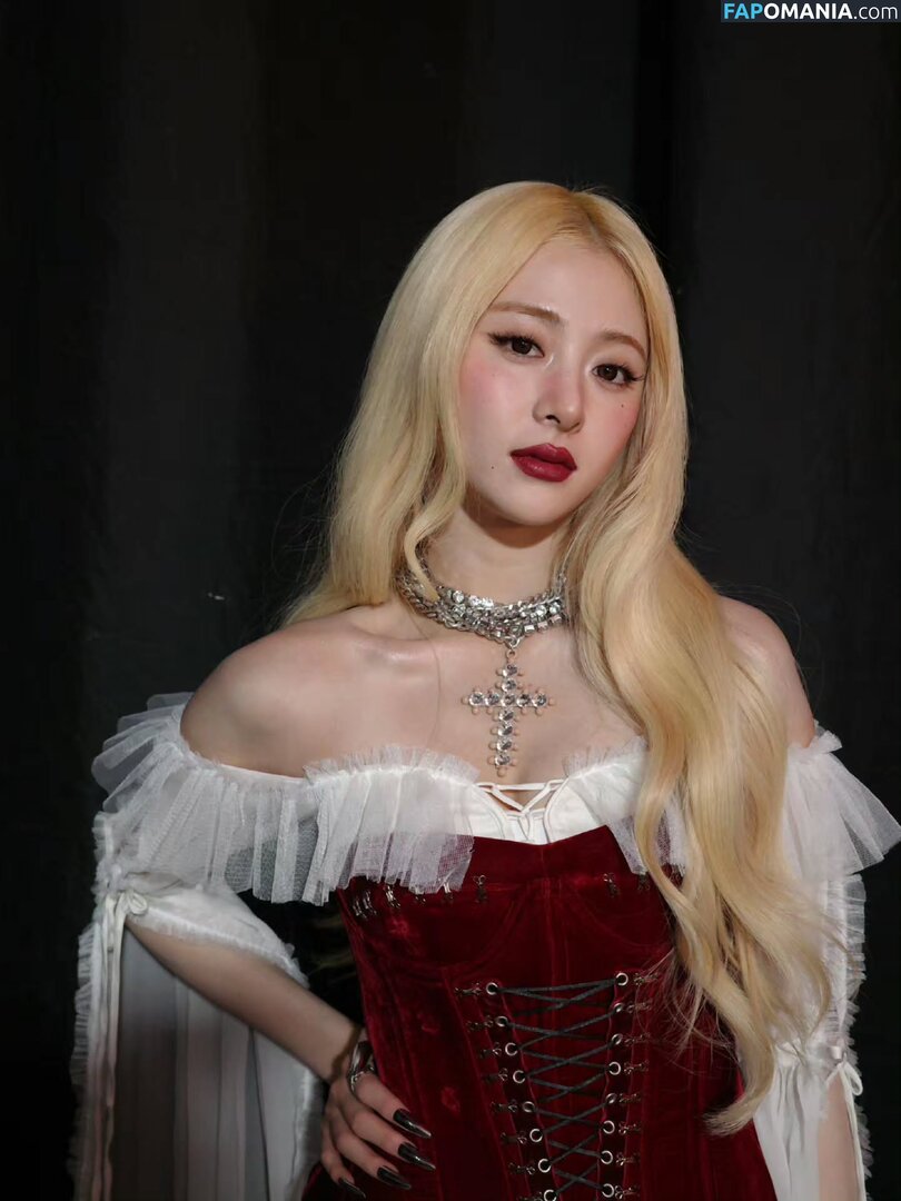Huh Yunjin 허윤진 / LESSERAFIM / jenaissante Nud OnlyFans  Fotografie scursă #58