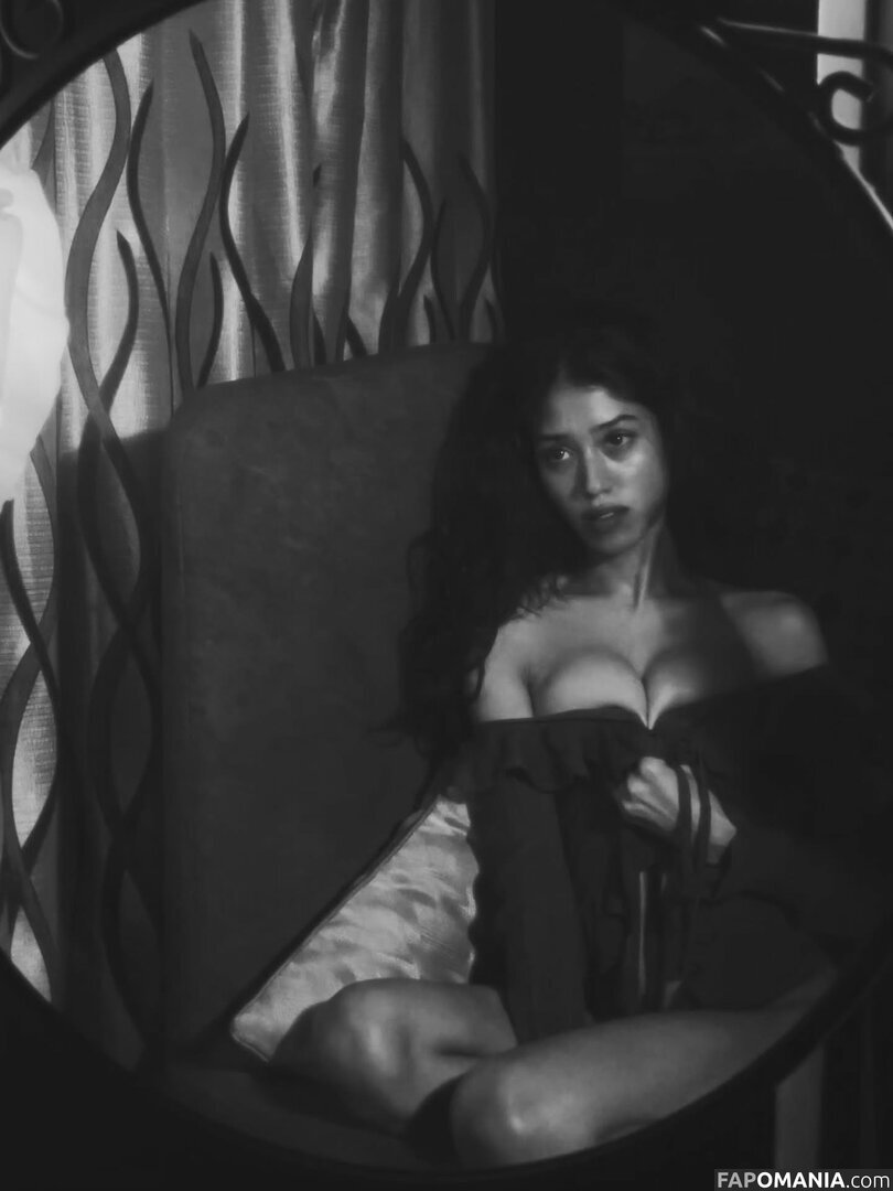 husn.ki.parii Nud OnlyFans  Fotografie scursă #3