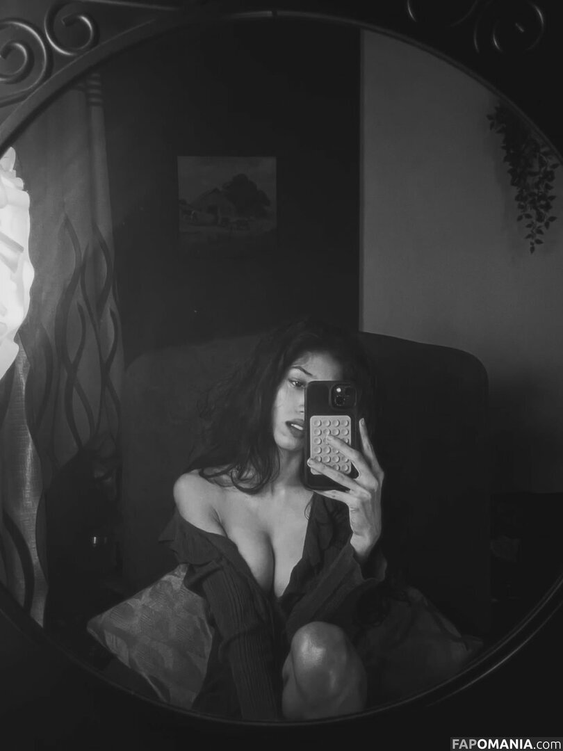 husn.ki.parii Nud OnlyFans  Fotografie scursă #4