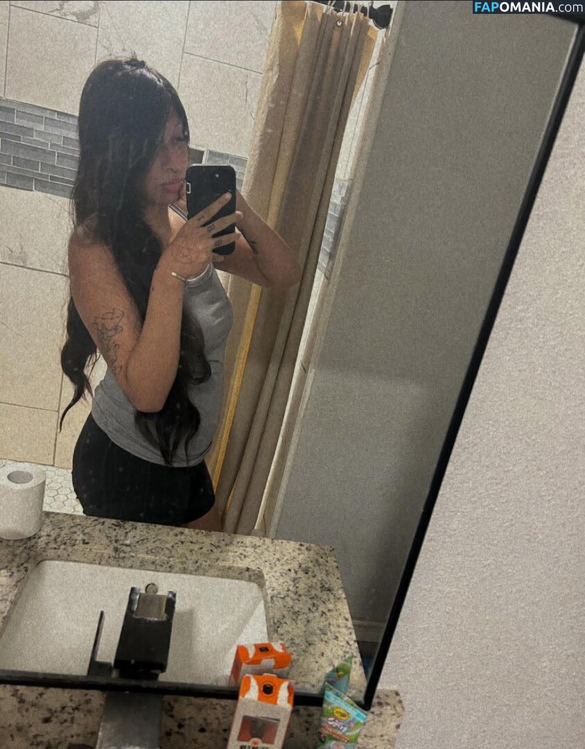 Nikki viera / daddychilll_69 / ickynicki956 Nud OnlyFans  Fotografie scursă #1