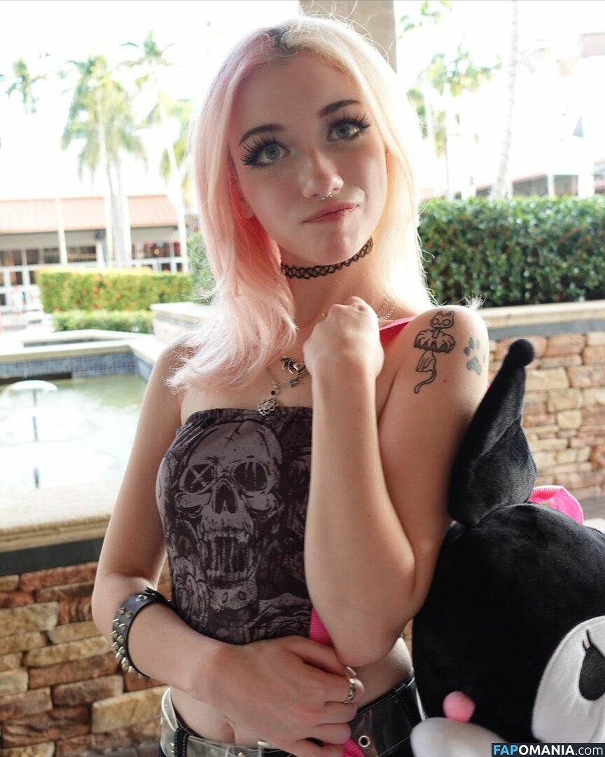 Iluvmeww / iluvmey Nud OnlyFans  Fotografie scursă #6