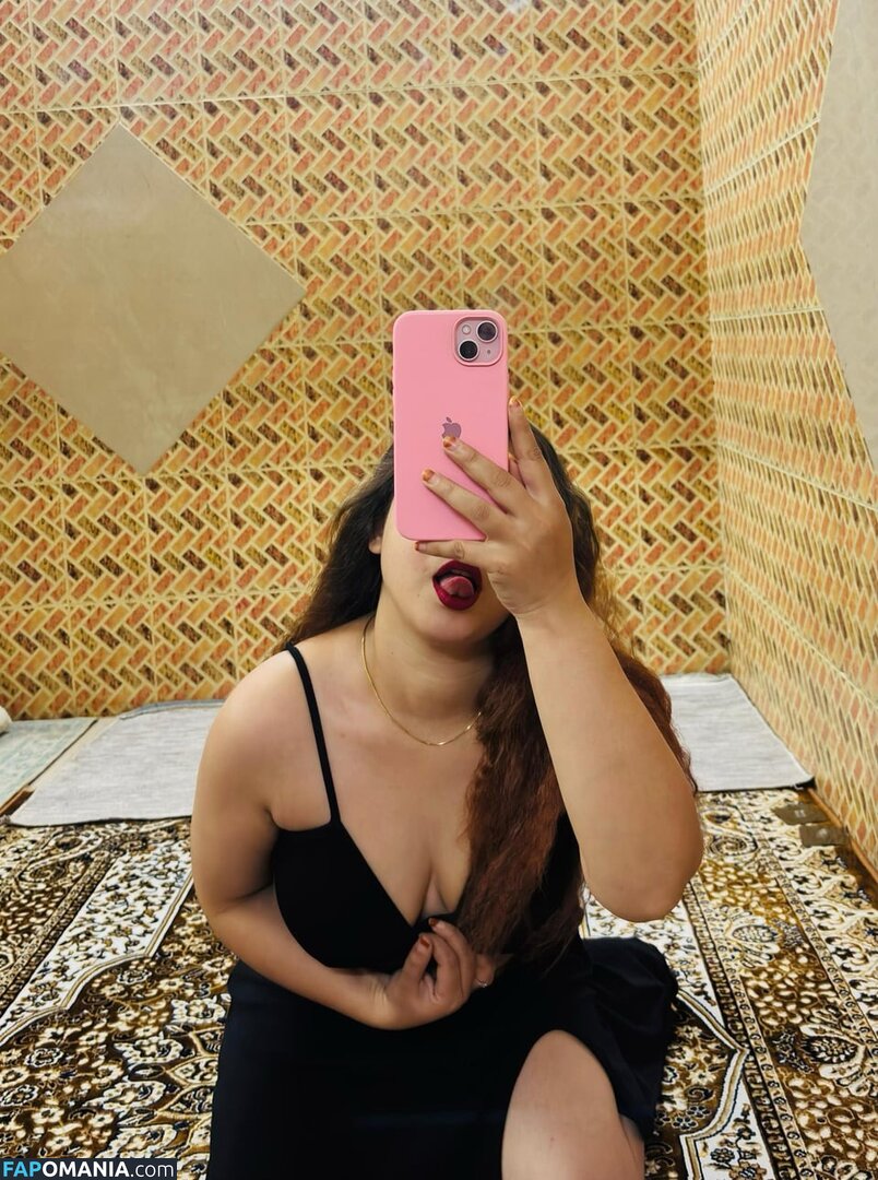 Indian Naughty Stuff / https: / justnaughtystuf / urvashi_apsaraa Nud OnlyFans  Fotografie scursă #1