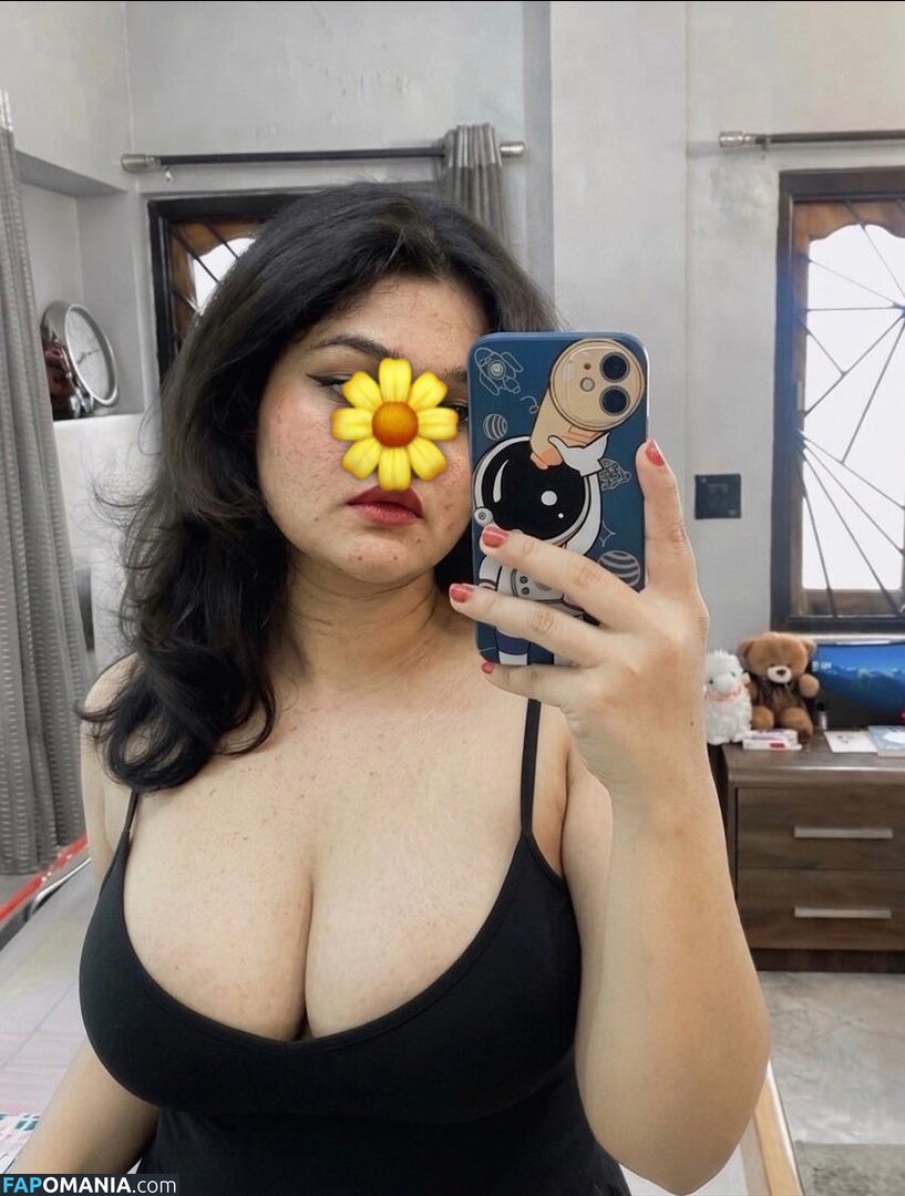 Indian Naughty Stuff / https: / justnaughtystuf / urvashi_apsaraa Nud OnlyFans  Fotografie scursă #5