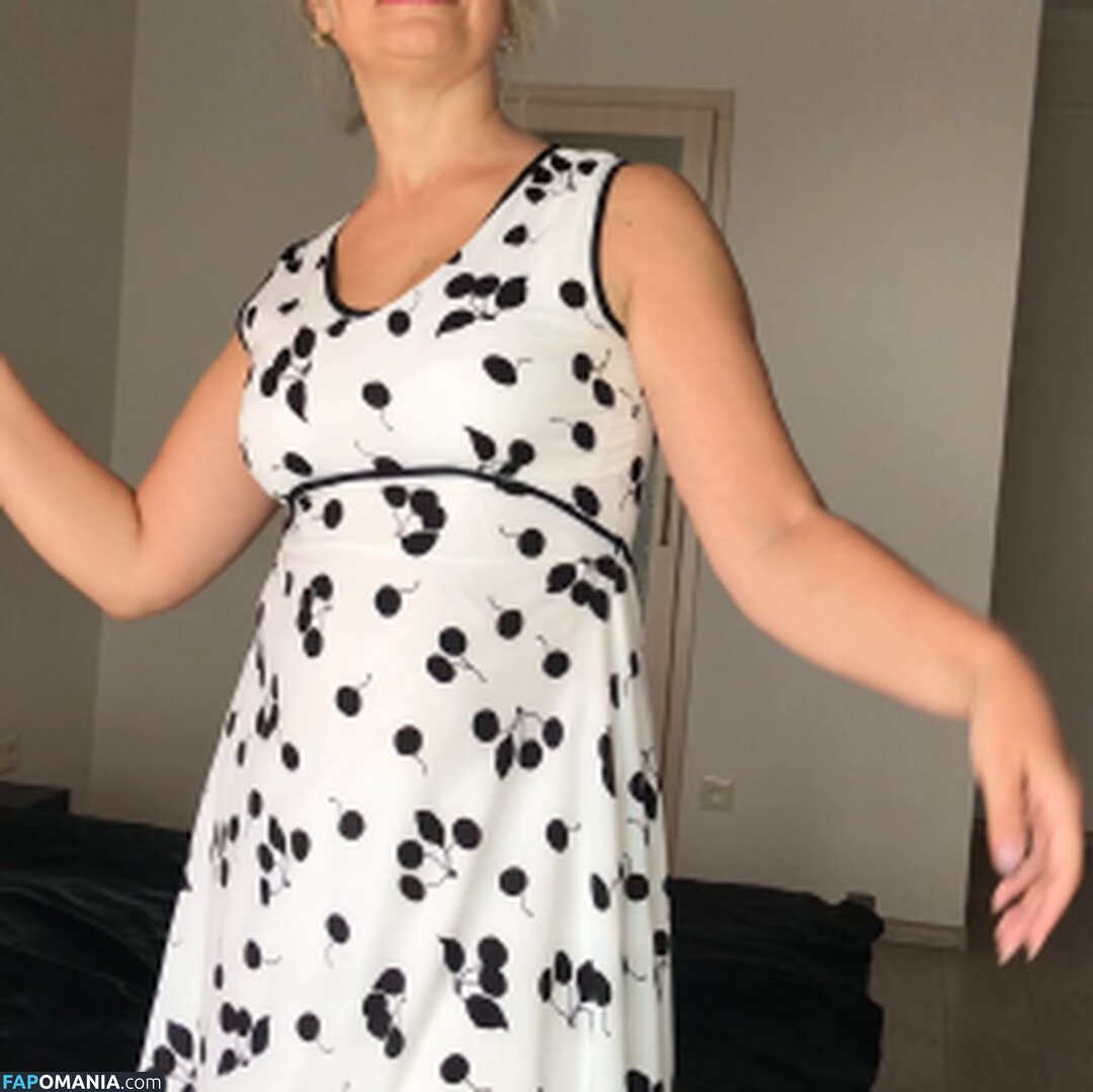 Astrid Heinz / Gabriela Koravora / Ingrid Lykke / Veronika Růže / astrid.heinz / ingridlykke Nud OnlyFans  Fotografie scursă #1