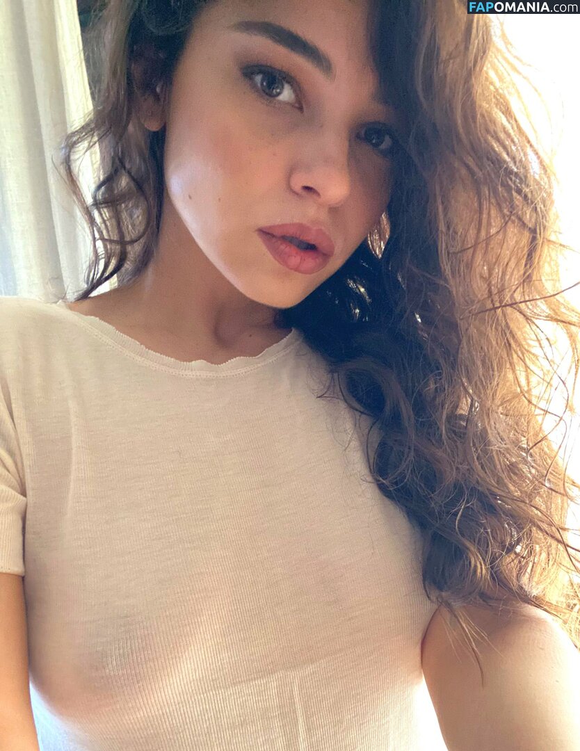 Eirenebelle / Irene Apostu / Irenebelle Nud OnlyFans  Fotografie scursă #1