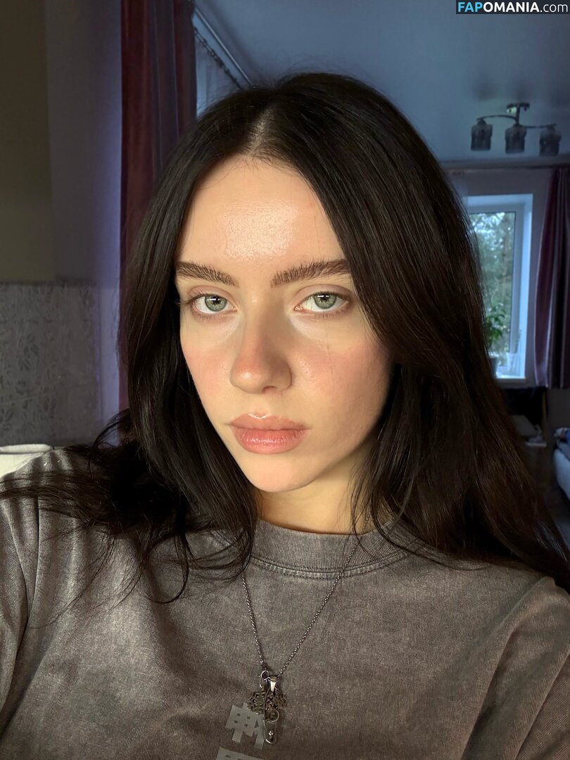 Irina Minkina / howeversnowy / rusian Billie eilish Nud OnlyFans  Fotografie scursă #1