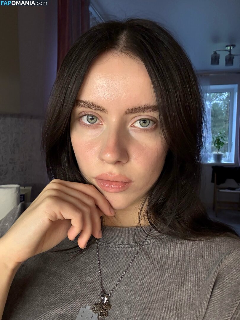 Irina Minkina / howeversnowy / rusian Billie eilish Nud OnlyFans  Fotografie scursă #2