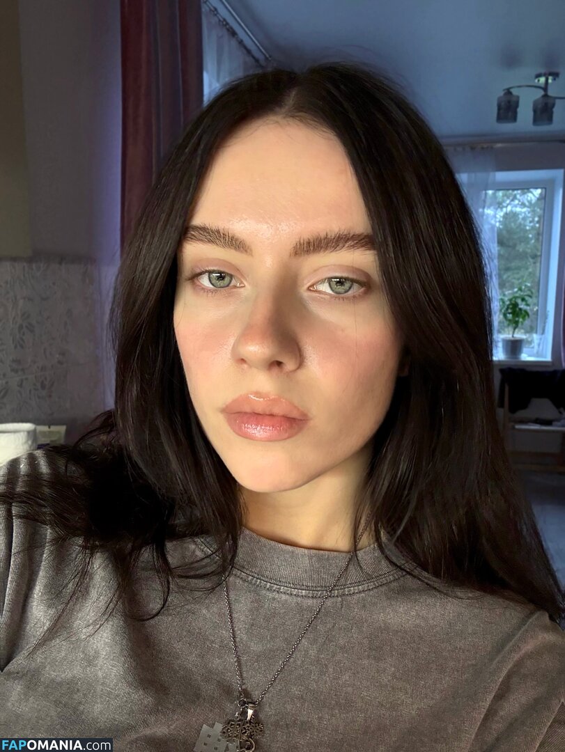Irina Minkina / howeversnowy / rusian Billie eilish Nud OnlyFans  Fotografie scursă #3