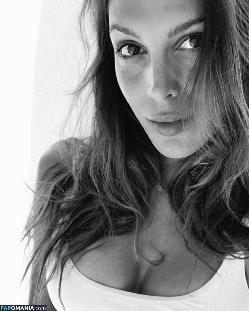 Iris Mittenaere / irismittenaere / summerxiris Nud OnlyFans  Fotografie scursă #36