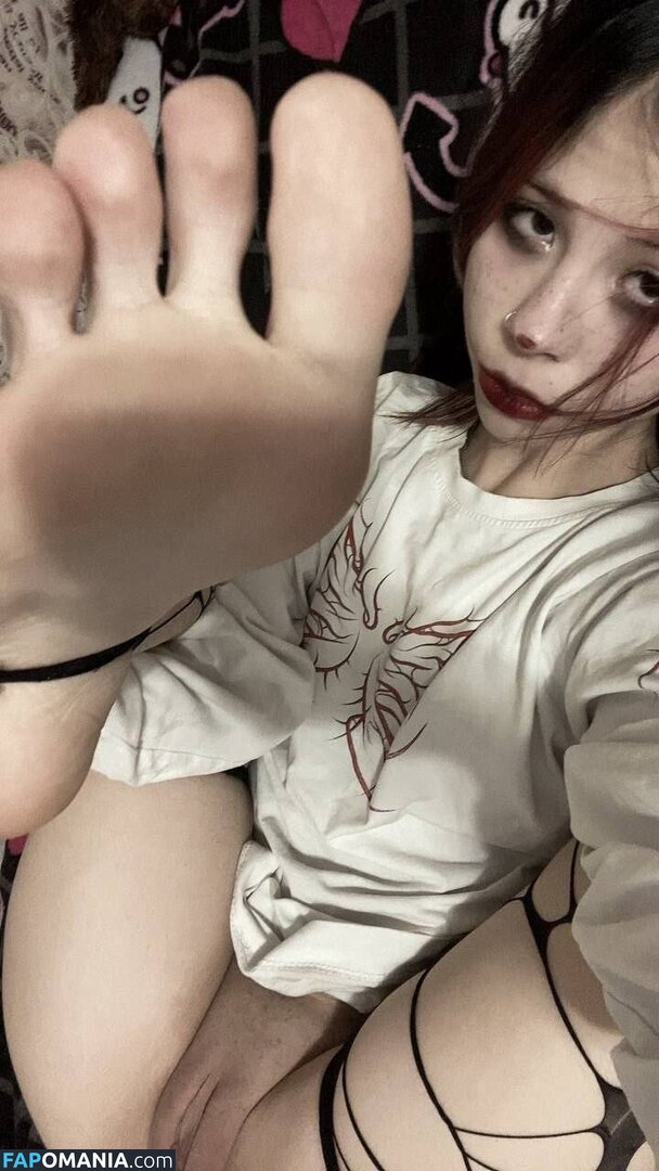 Izolyator Natsuki Nud OnlyFans  Fotografie scursă #3