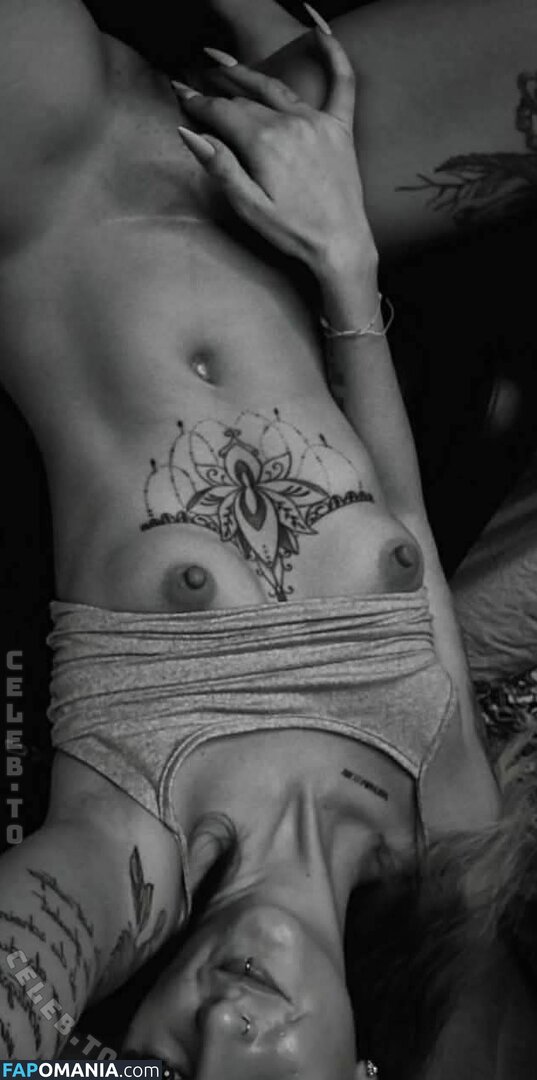 J_koerty / lyraa_xx Nud OnlyFans  Fotografie scursă #1